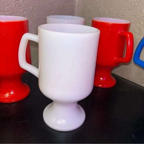 Colorful Mug Set vintage set of 5 milk glass pedestal cups - Picture 4 of 8